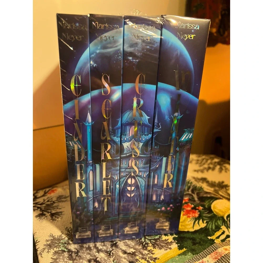 The Lunar Chronicles SIGNED Bookish Box Luxe Set Marissa Meyer RARE SEALED NEW